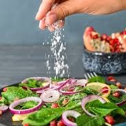 Hạt Muối – Tinh Hoa Mặn Mòi Giữa Trái Tim Gian Bếp